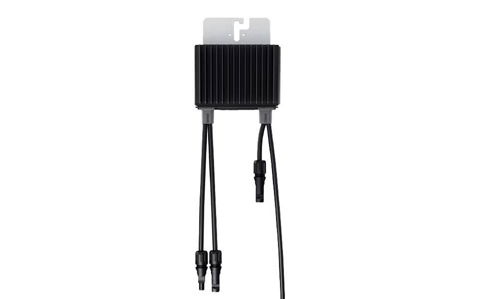 SolarEdge Domestic Content Compliant Optimizer. C-Series, PVRSS Compliant, for 1 module, input up to 715W, 80V, 20A, output up to 650W, 24A, output cables 3.0m (+) and 0.1m (-), input cables 2 x 1.4m